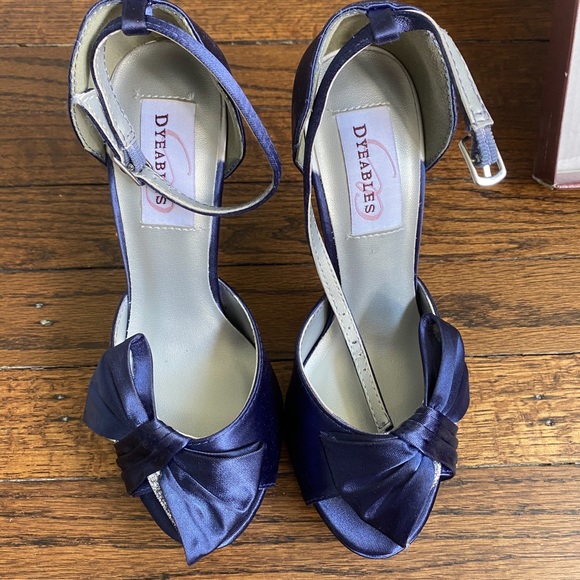 David’s Bridal Platform Peep Toe Heels, 5.5, New - Picture 2 of 16